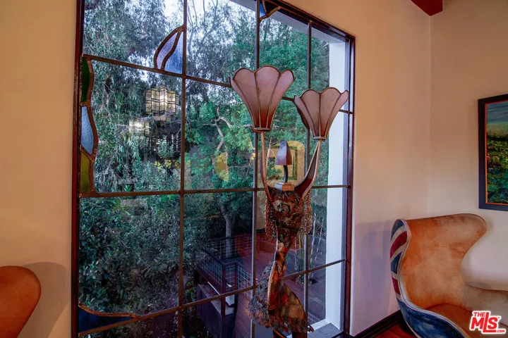 3475 N Knoll Drive, Los Angeles, California 90068