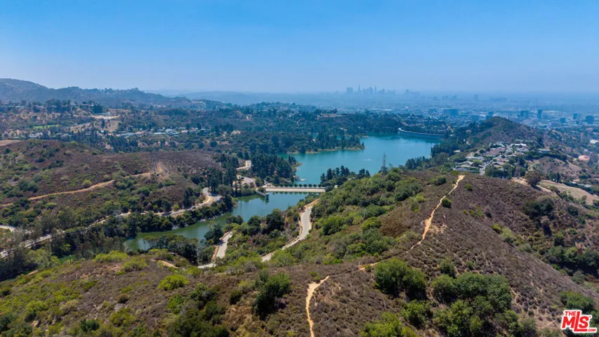 3475 N Knoll Drive, Los Angeles, California 90068