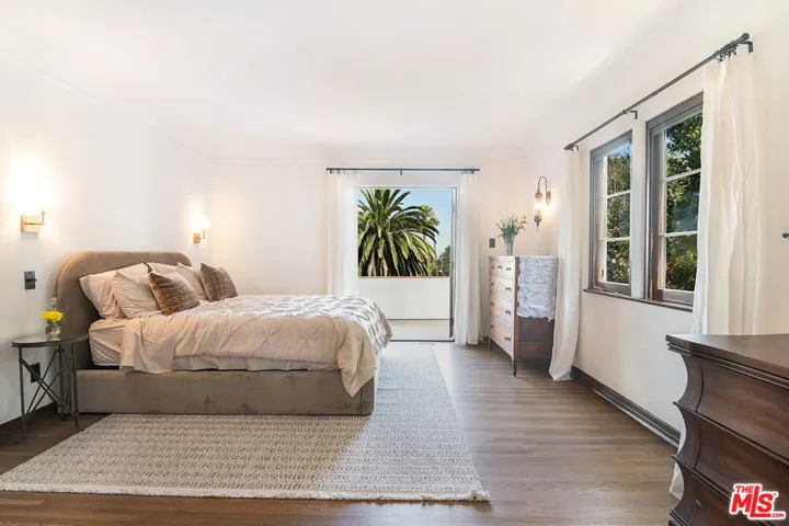 3475 N Knoll Drive, Los Angeles, California 90068