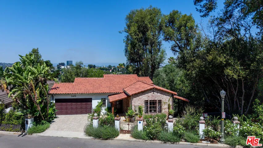 3475 N Knoll Drive, Los Angeles, California 90068