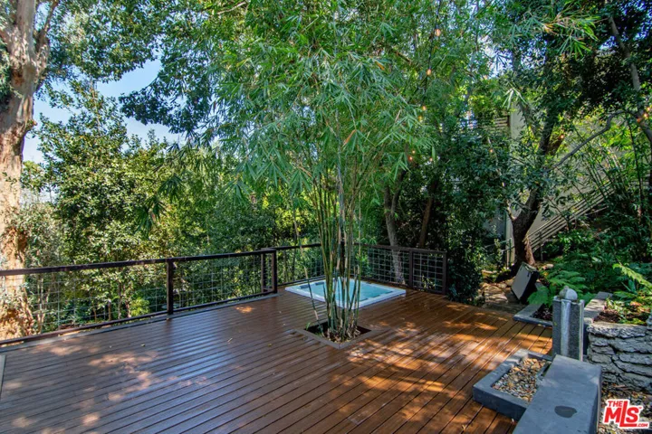 3475 N Knoll Drive, Los Angeles, California 90068