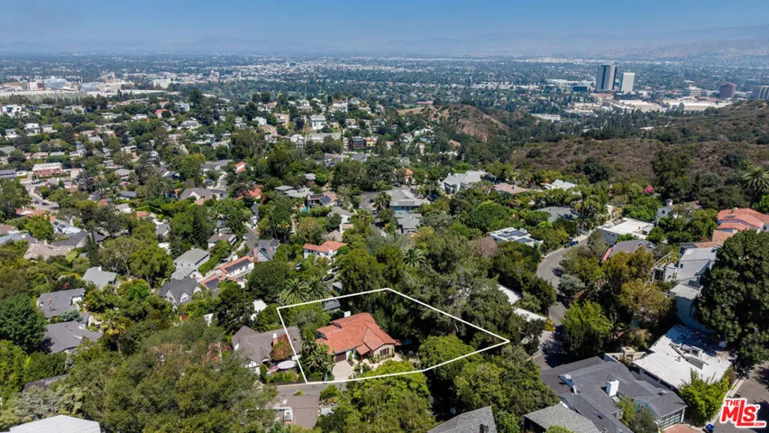 3475 N Knoll Drive, Los Angeles, California 90068