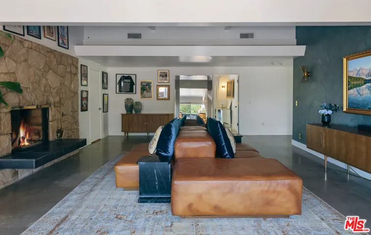 7211 Chelan Way, Los Angeles, California 90068