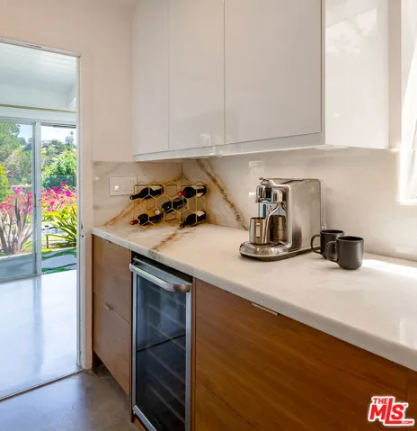 7211 Chelan Way, Los Angeles, California 90068
