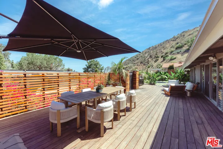 7211 Chelan Way, Los Angeles, California 90068