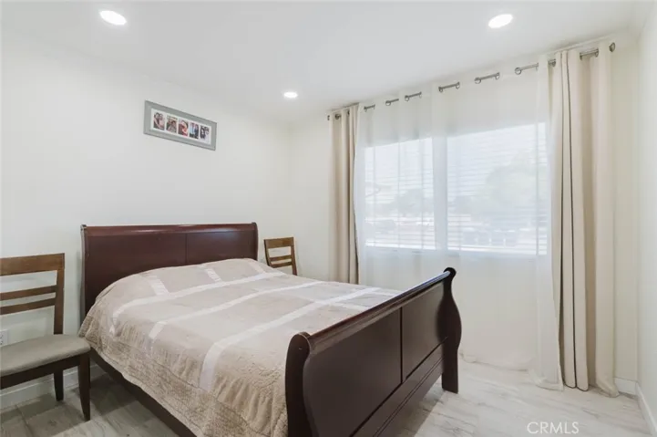 8963 Mclennan, Northridge, California 91343