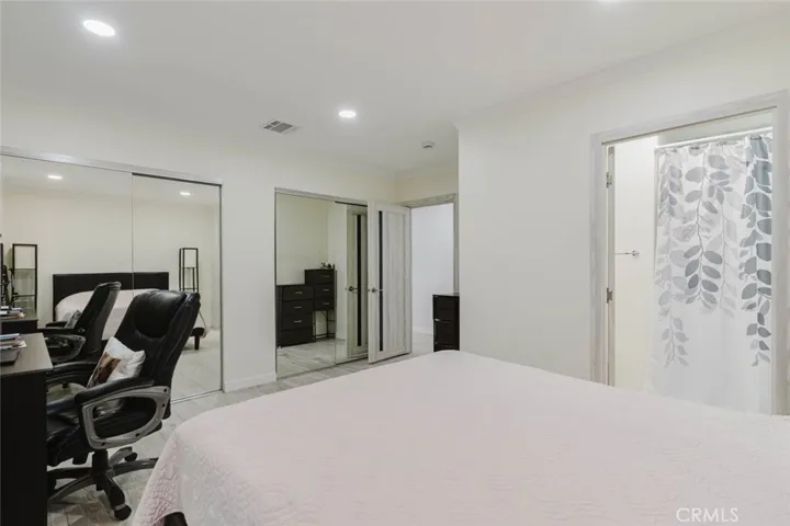 8963 Mclennan, Northridge, California 91343