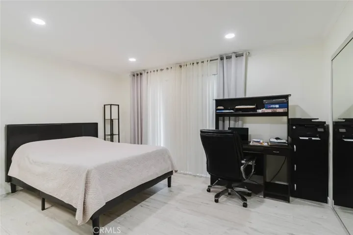 8963 Mclennan, Northridge, California 91343