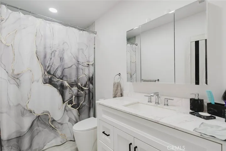 8963 Mclennan, Northridge, California 91343
