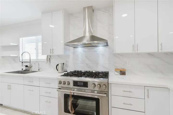 8963 Mclennan, Northridge, California 91343
