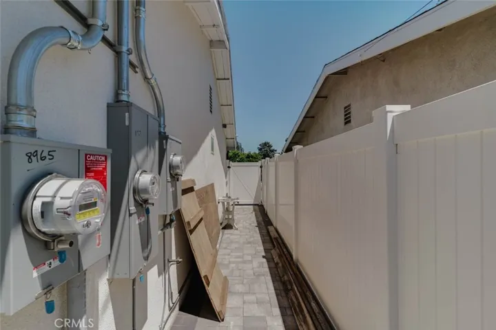 8963 Mclennan, Northridge, California 91343