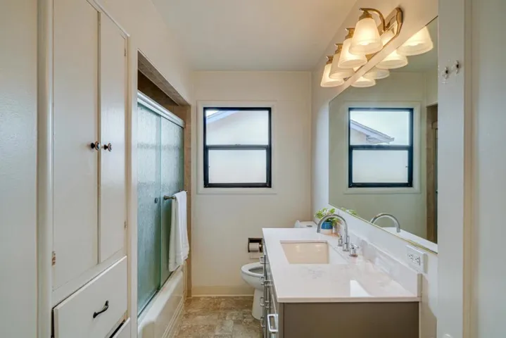 950 Portola, Del Rey Oaks, California 93940