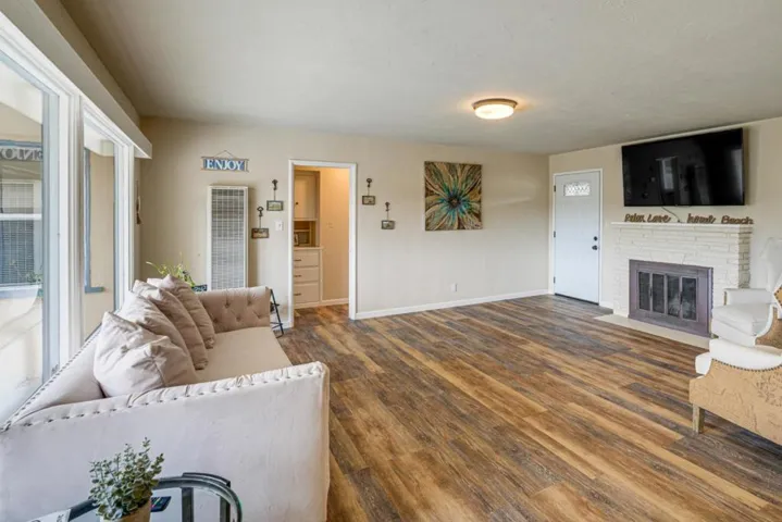 950 Portola, Del Rey Oaks, California 93940
