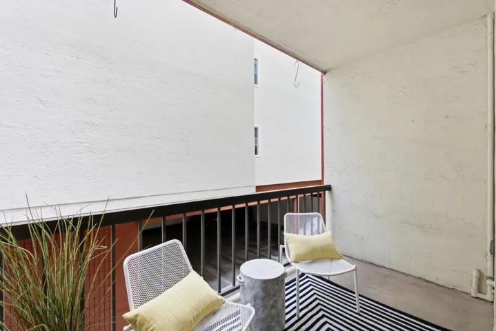250 Whitmore Street 104, Oakland, California 94611