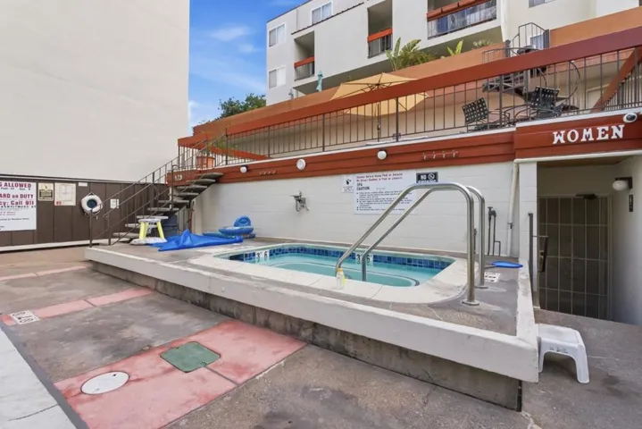 250 Whitmore Street 104, Oakland, California 94611