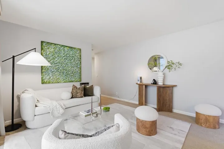 250 Whitmore Street 104, Oakland, California 94611