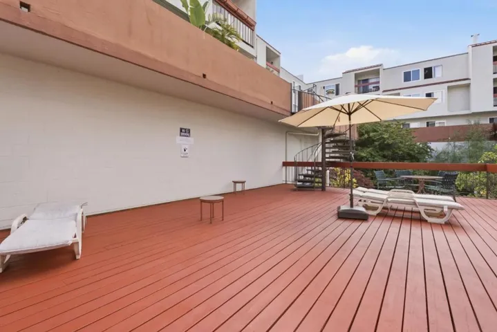 250 Whitmore Street 104, Oakland, California 94611