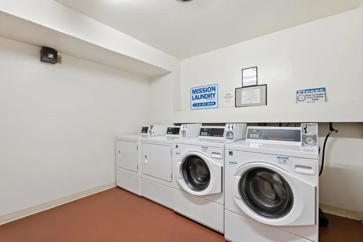 250 Whitmore Street 104, Oakland, California 94611
