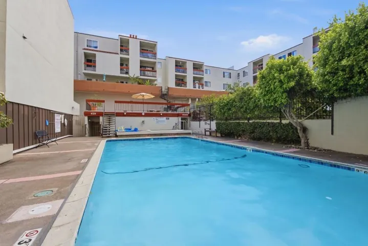 250 Whitmore Street 104, Oakland, California 94611