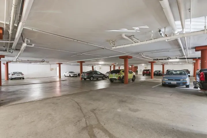 250 Whitmore Street 104, Oakland, California 94611