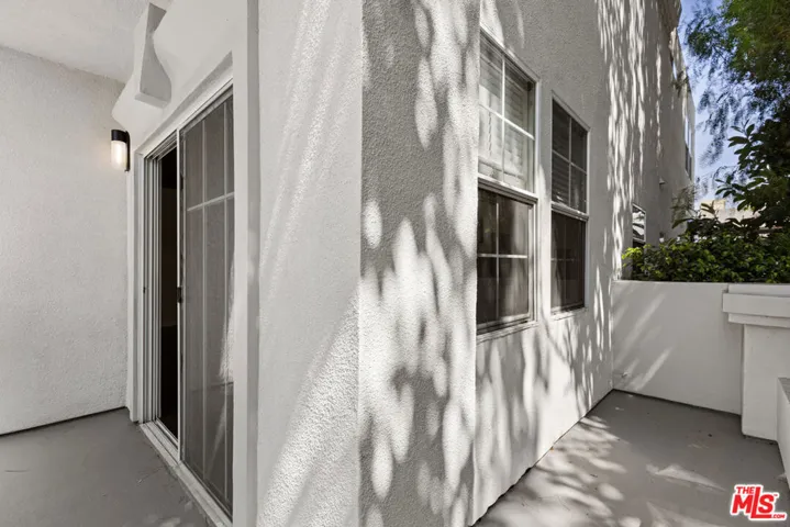 14061 Milbank Street 4, Sherman Oaks, California 91423