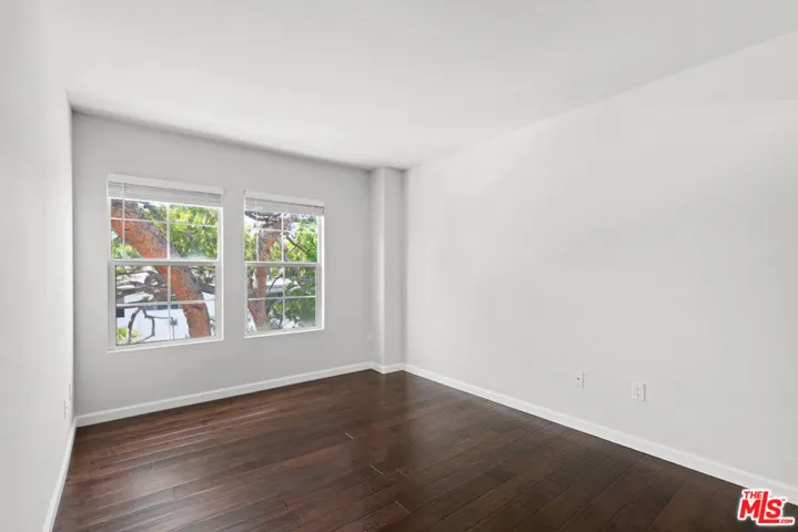 14061 Milbank Street 4, Sherman Oaks, California 91423