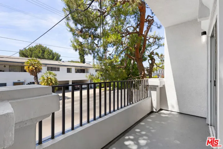 14061 Milbank Street 4, Sherman Oaks, California 91423