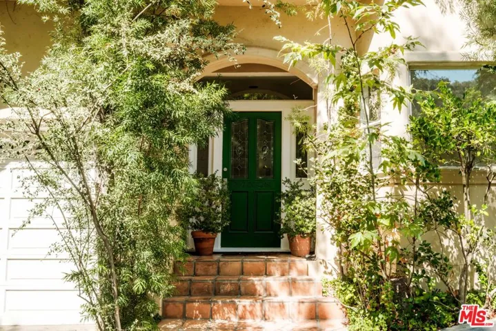 10055 Reevesbury Drive, Beverly Hills, California 90210