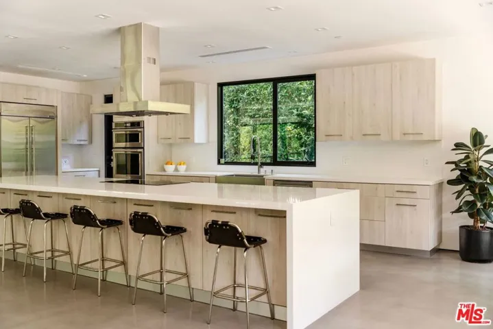 1716 Amherst Avenue, Los Angeles, California 90025