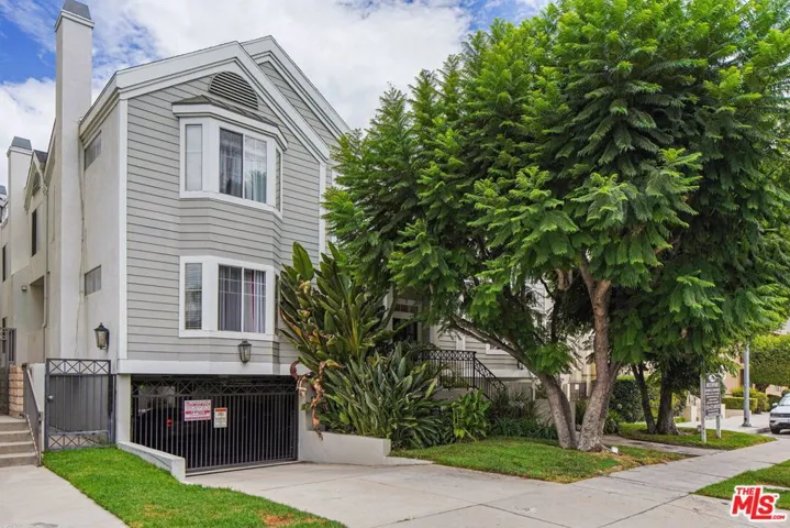 10627 Moorpark Street 8, North Hollywood, California 91602