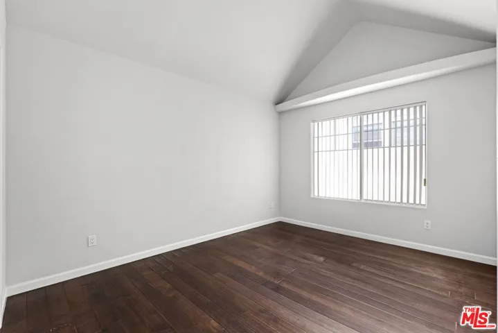 10627 Moorpark Street 8, North Hollywood, California 91602