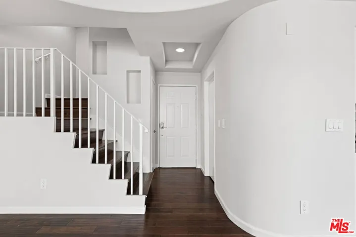 10627 Moorpark Street 8, North Hollywood, California 91602