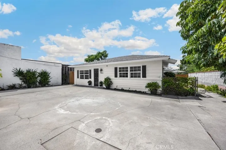 1068 E 9th Street, Upland, California 91786