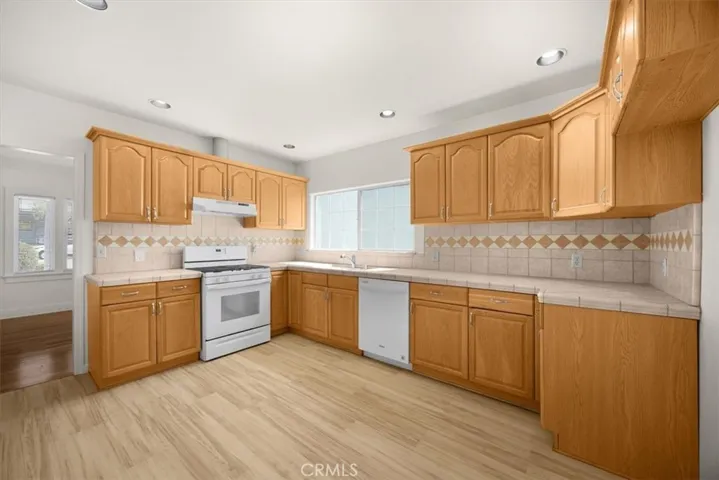 1068 E 9th Street, Upland, California 91786