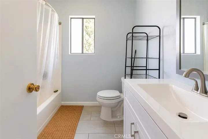 15660 Lake Ridge Road, Lake Elsinore, California 92530
