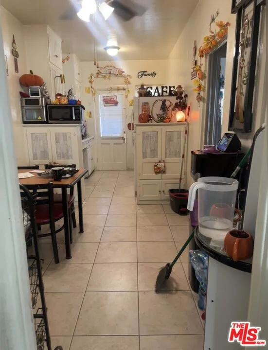 UNIT 7 KITCHENETTE UNIT 7 KITCHENETTE