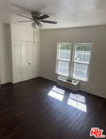 UNIT 2 LIVING ROOM
