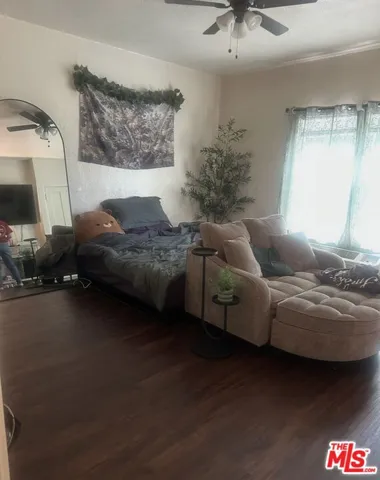 UNIT 3 LIVING ROOM