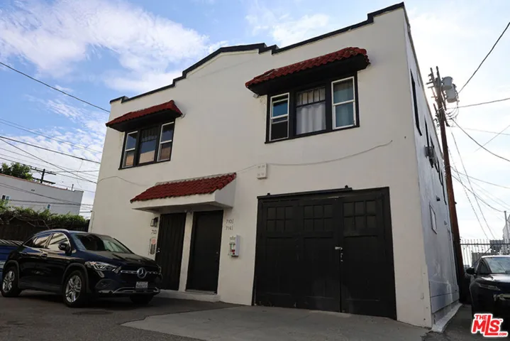 710 N Van Ness Avenue, Los Angeles, California 90038