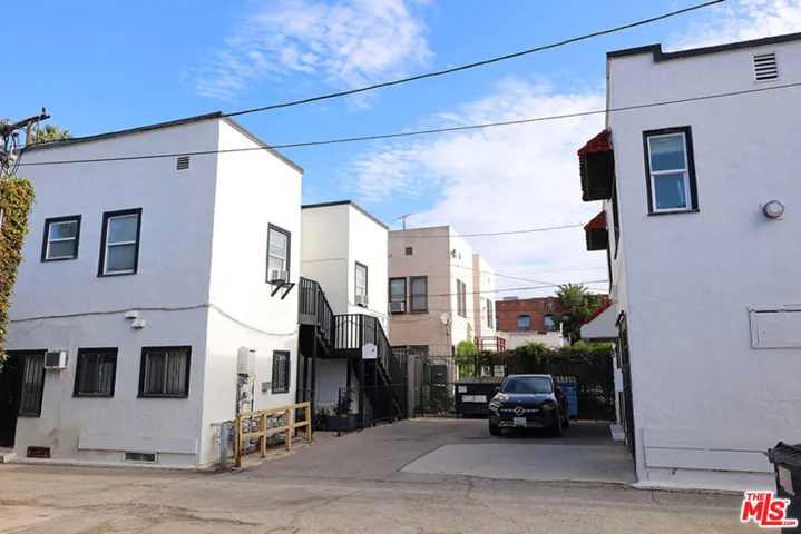 710 N Van Ness Avenue, Los Angeles, California 90038