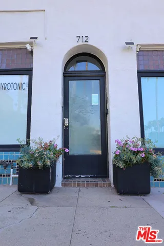 710 N Van Ness Avenue, Los Angeles, California 90038