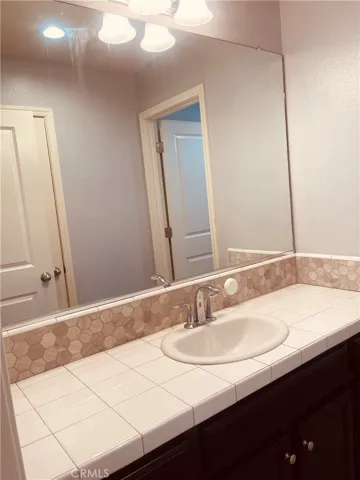 6251 E Overlook, Fresno, California 93727