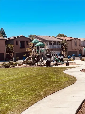 6251 E Overlook, Fresno, California 93727