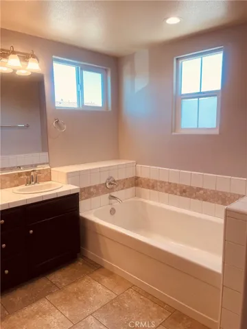 6251 E Overlook, Fresno, California 93727