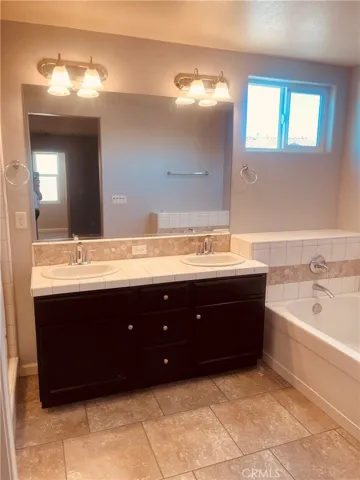 6251 E Overlook, Fresno, California 93727
