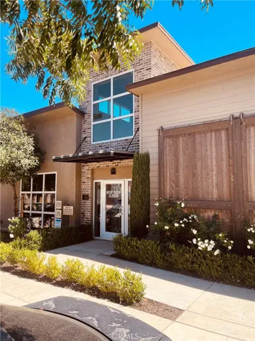6251 E Overlook, Fresno, California 93727