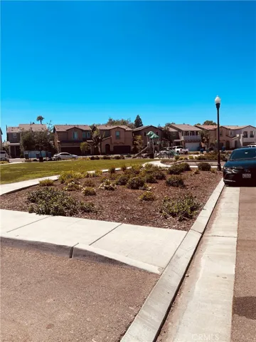 6251 E Overlook, Fresno, California 93727