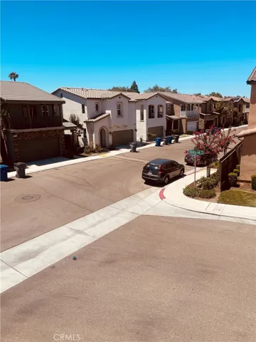 6251 E Overlook, Fresno, California 93727