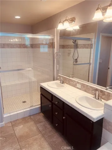 6251 E Overlook, Fresno, California 93727