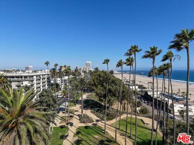 311 Montana Avenue 302, Santa Monica, California 90403